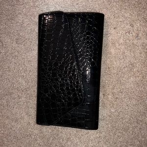 Black clutch